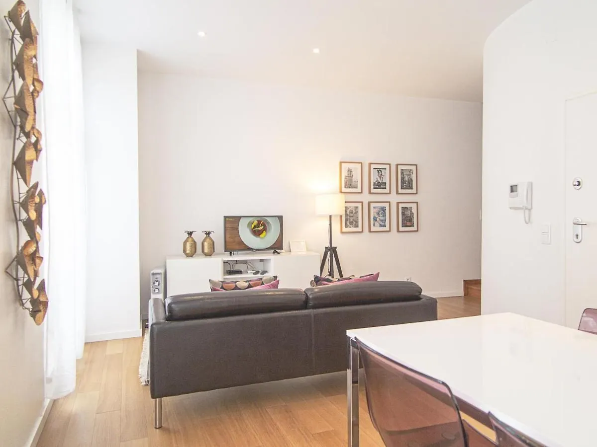Baixa Chiado 2 Bedroom Duplex Apt With Ac Elevator Lisbona Appartamento